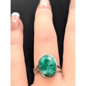 925 Sterling Silver Green Oval Gemstone Split Shank Ring Size 5.5